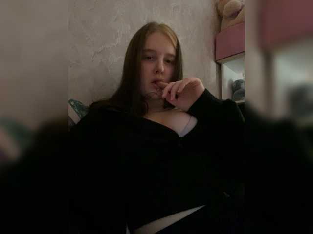 LinbergLin live cam preview