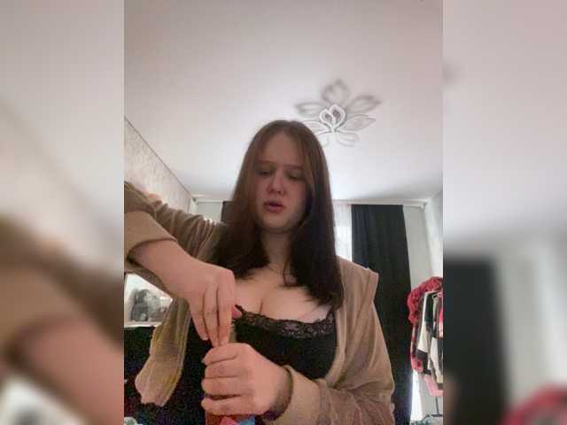 LinbergLin live cam preview