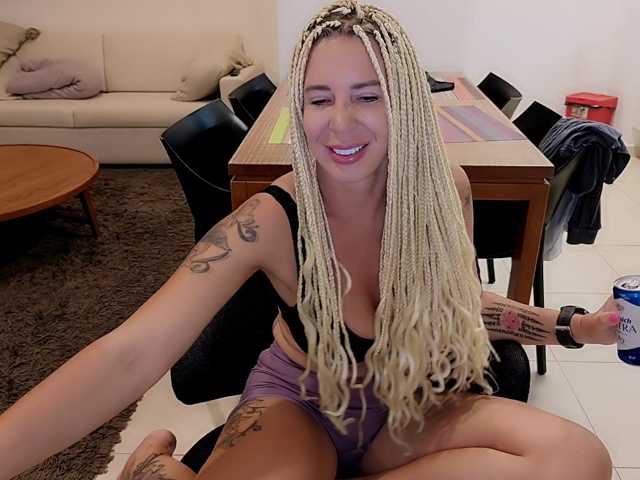 AriaUnveiled live cam on BongaCams