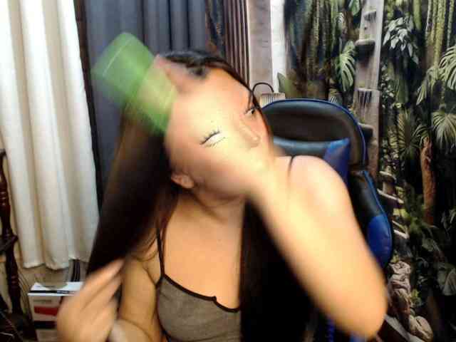 Urgirlscarlet23