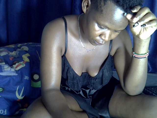 Caramel01 live cam on BongaCams