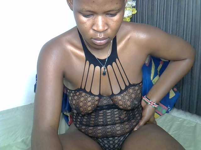 Caramel01 live cam on BongaCams