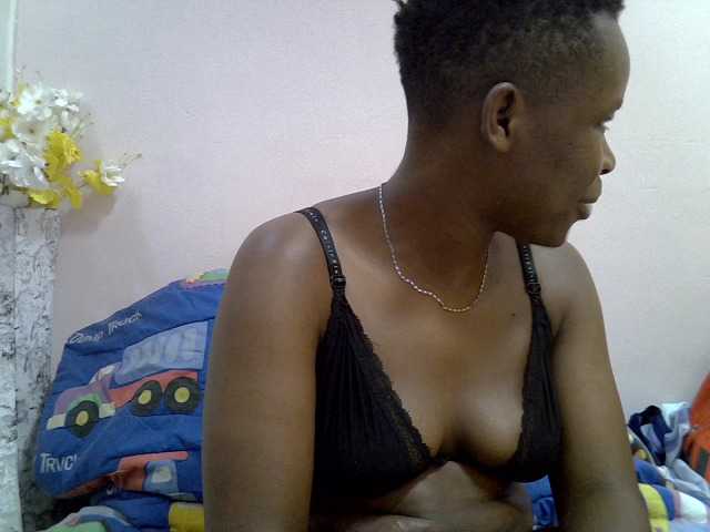 Caramel01 live cam on BongaCams