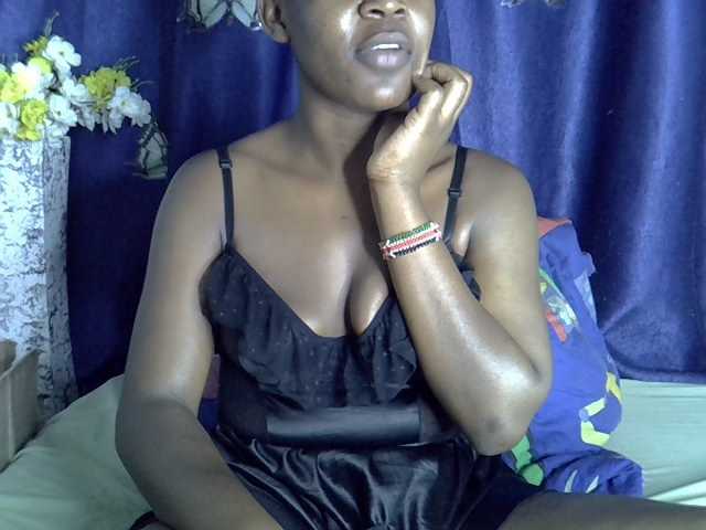 Caramel01 live cam on BongaCams