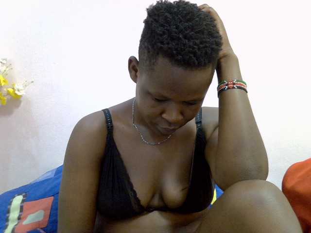 Caramel01 live cam on BongaCams