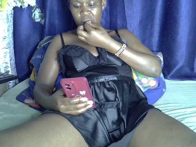 Caramel01 live cam on BongaCams