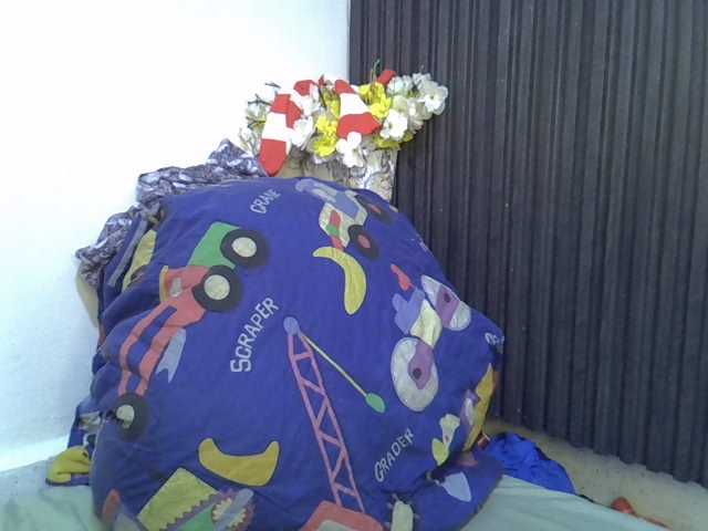 Caramel01 live cam on BongaCams