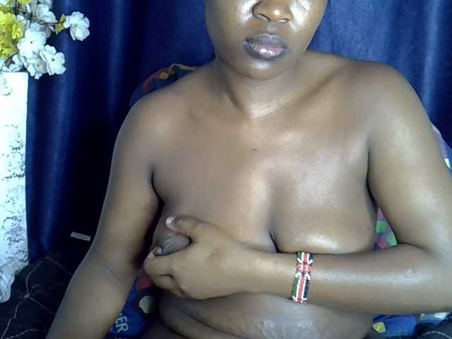 Caramel01 live cam on BongaCams