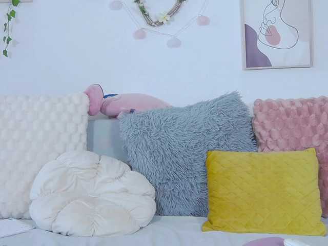 melanieelovv live cam on BongaCams