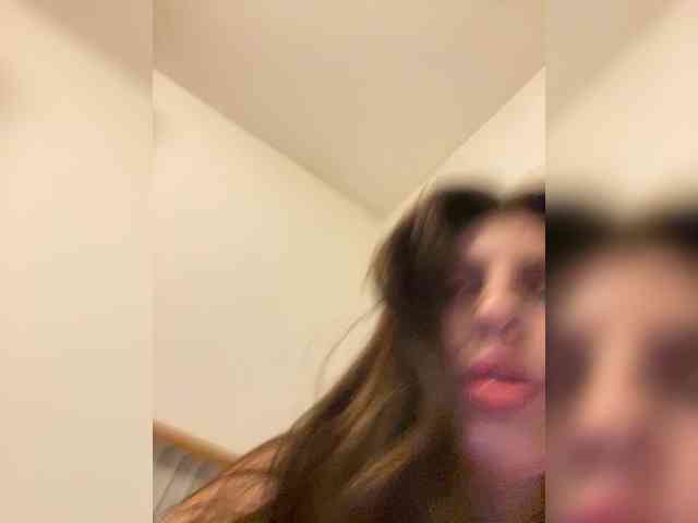 melanieelovv webcam