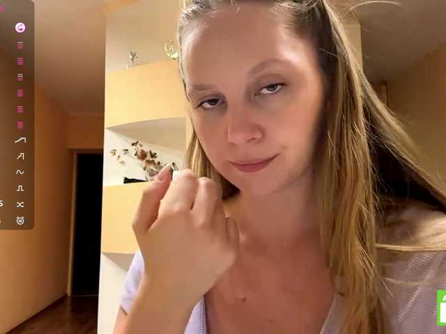 MarietteWei live webcam show