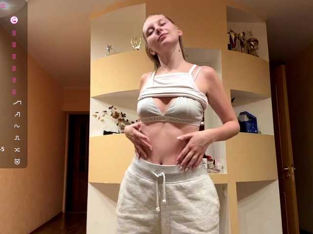 MarietteWei live cam on BongaCams