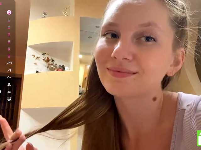 MarietteWei live webcam show