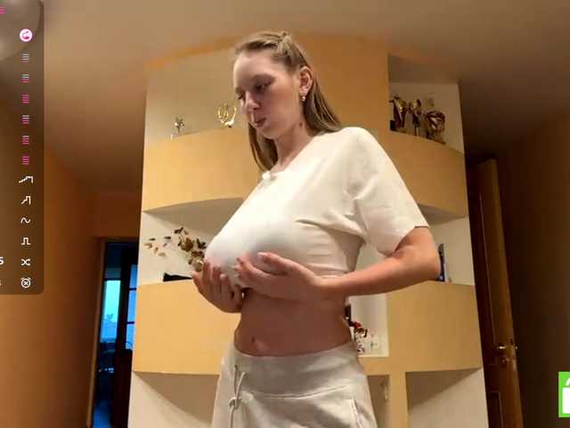 MarietteWei live cam on BongaCams