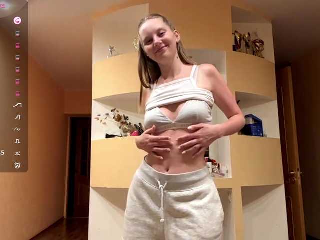 MarietteWei live cam on BongaCams