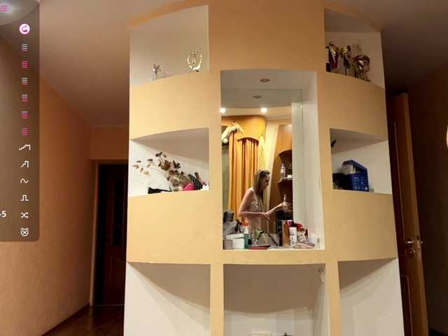 MarietteWei live cam on BongaCams