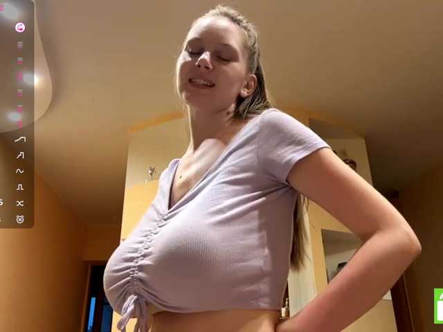 MarietteWei live webcam show