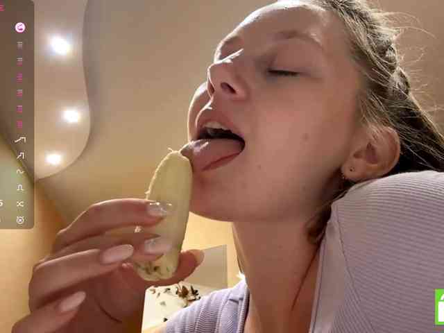 MarietteWei webcam