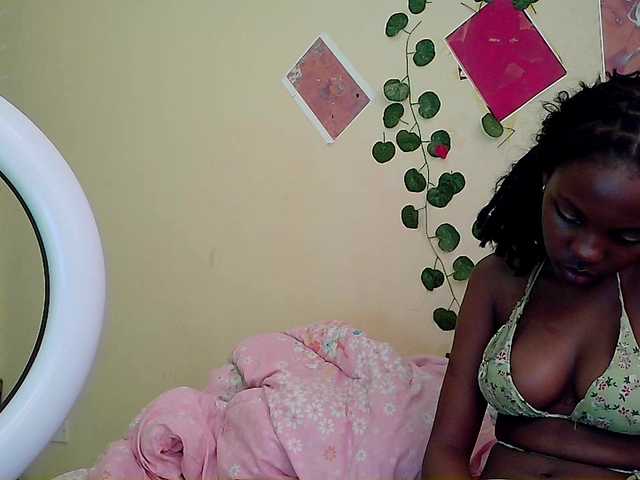 Sexxy-Tam live cam on BongaCams