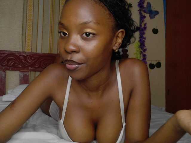 Sexxy-Tam live cam on BongaCams