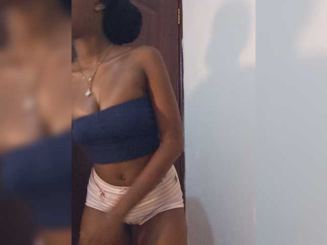 Sexxy-Tam live cam on BongaCams