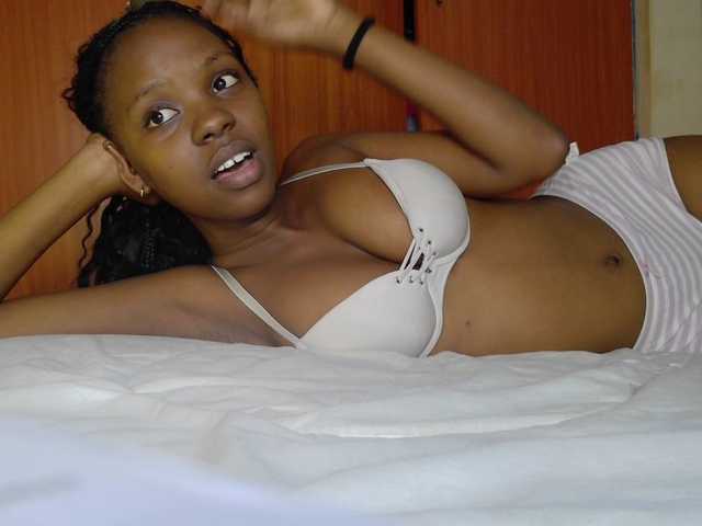 Sexxy-Tam live cam on BongaCams