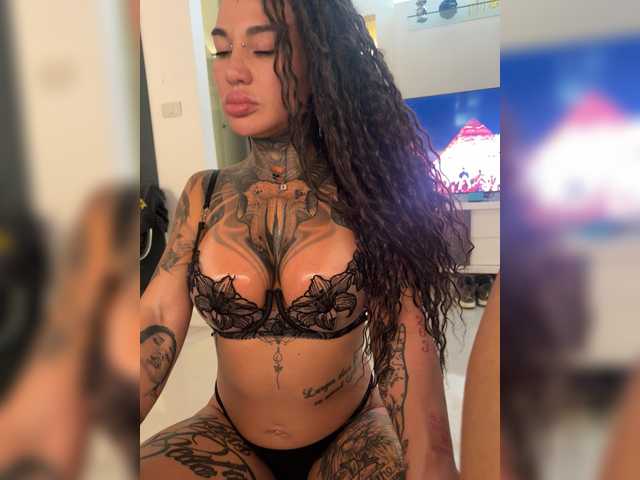 Sex chat gratuit in direct cu Kristabella-and-Hector pe BongaCams