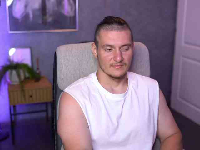 Alexwildex's cam show statistics and live stream