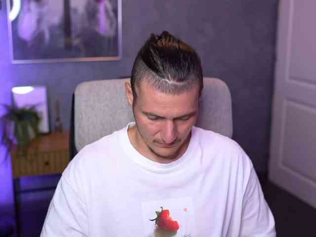 AlexWildeX Live Webcam on BongaCams