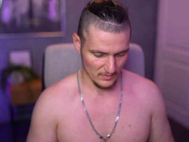 AlexWildeX Sex Cam Show