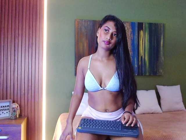 Zaara-Black live cam on BongaCams