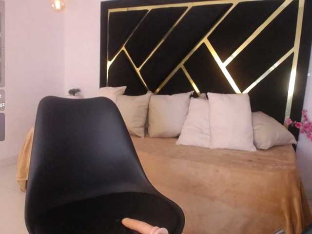 le modèle Zaara-Black est en webcam porno dans un show sur le site bongacams, il possède les tags suivants: Latino/Hispanic,Brunette,Shaved