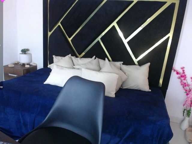 Zaara-Black live cam on BongaCams