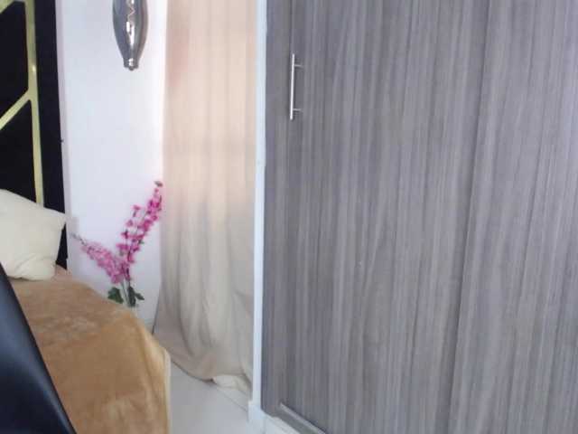 Zaara-Black live cam on BongaCams