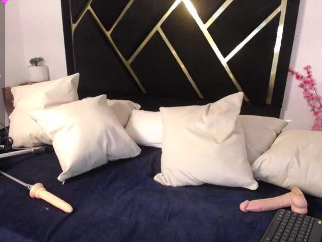 Zaara-Black live cam on BongaCams