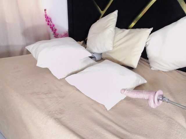 Zaara-Black live cam on BongaCams
