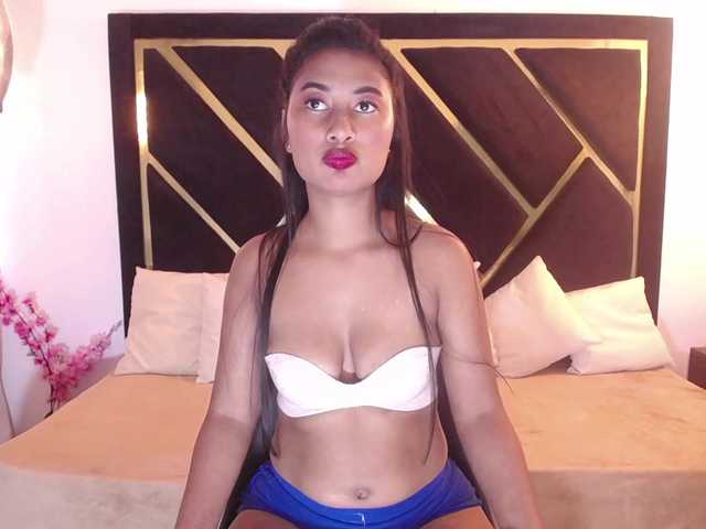 Zaara-Black live cam on BongaCams