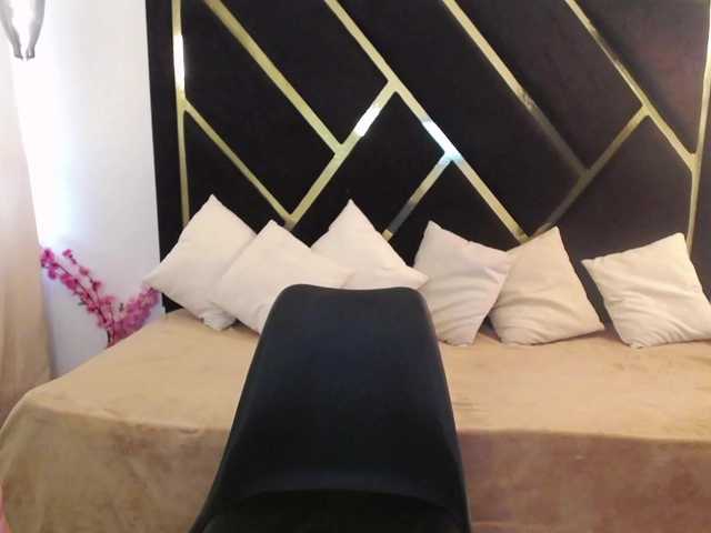 Zaara-Black live cam on BongaCams