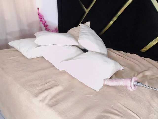 Zaara-Black live cam on BongaCams