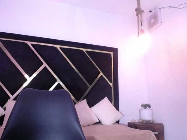 Zaara-Black live cam on BongaCams