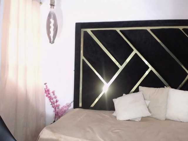 Zaara-Black live cam on BongaCams