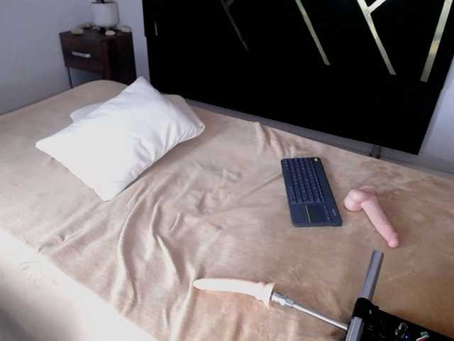 Zaara-Black live cam on BongaCams