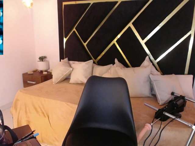 Zaara-Black live cam preview