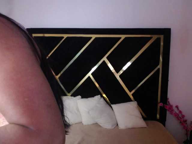Zaara-Black live cam on BongaCams