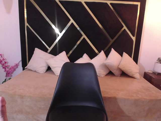 Zaara-Black live cam on BongaCams