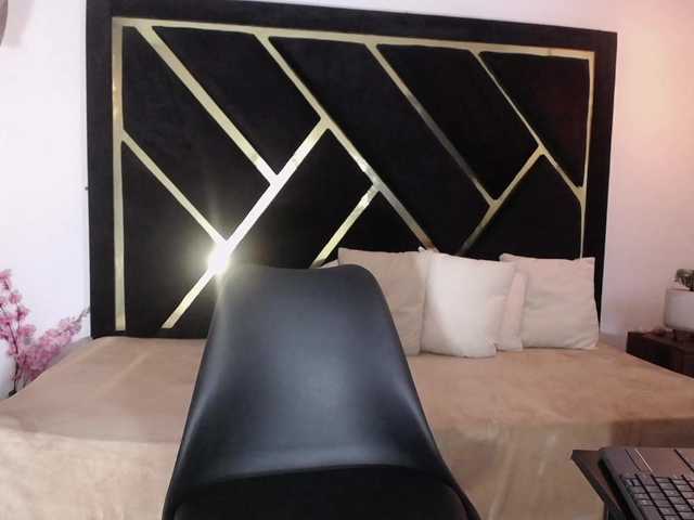 Zaara-Black live cam on BongaCams