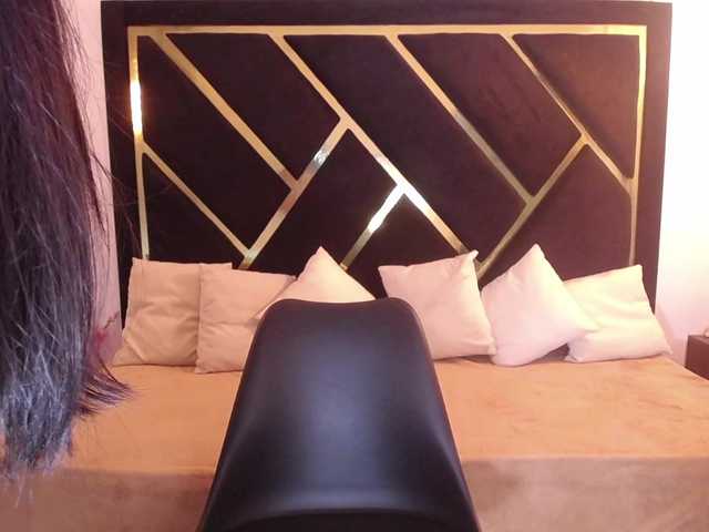 Zaara-Black live cam on BongaCams