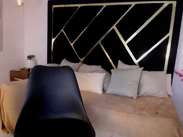 Zaara-Black live cam on BongaCams