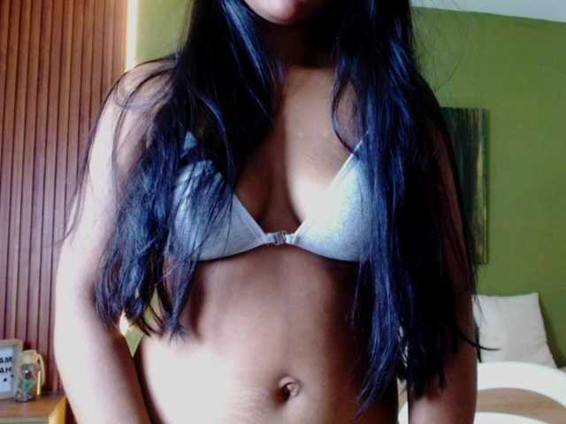 Zaara-Black live cam on BongaCams