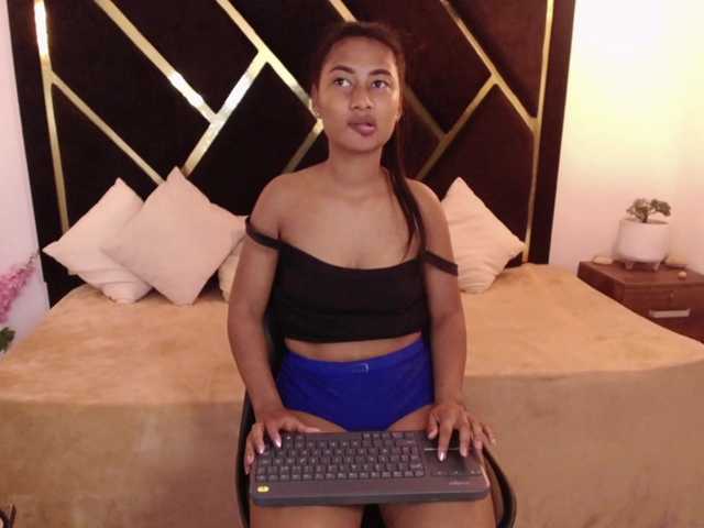 Zaara-Black live cam on BongaCams